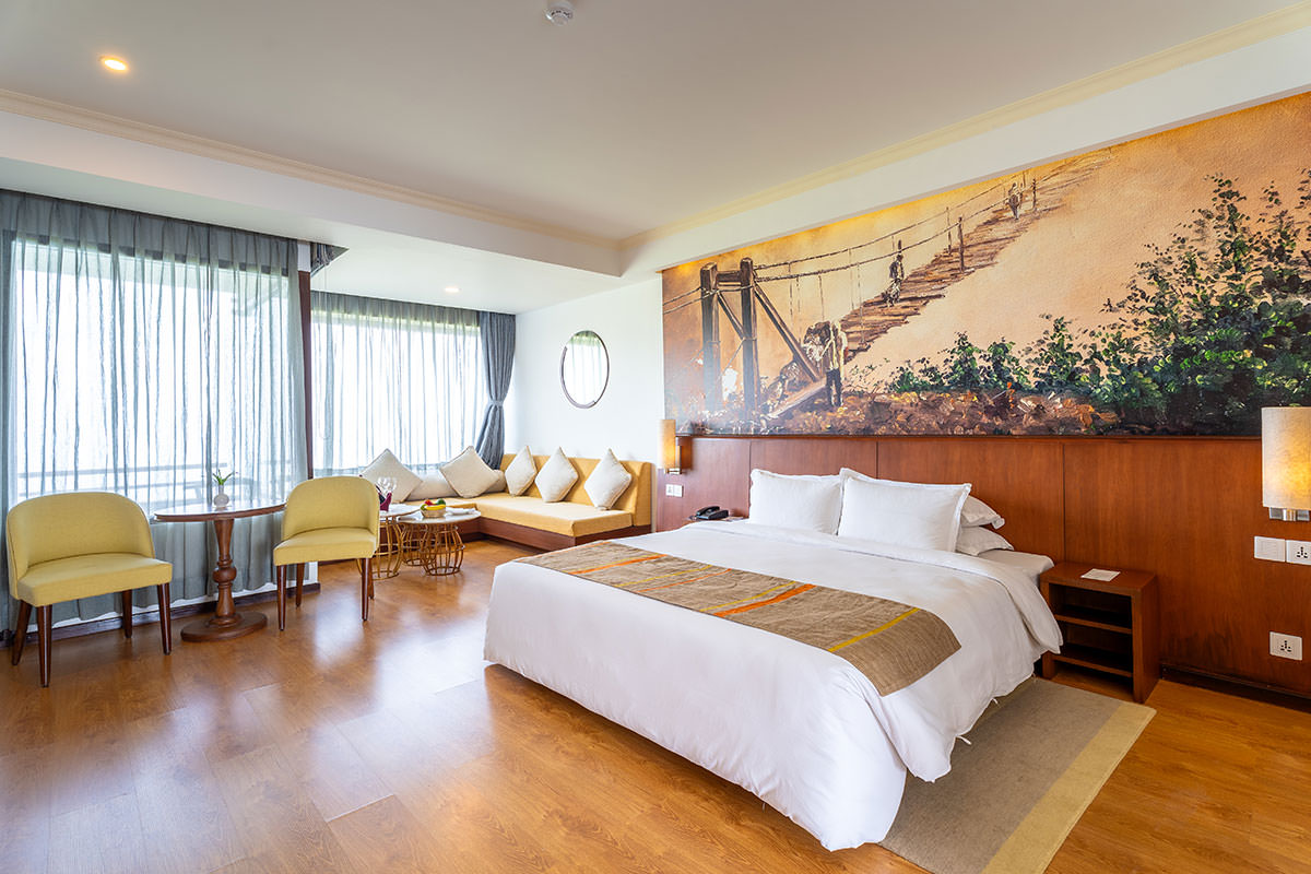 Deluxe Mountain Room